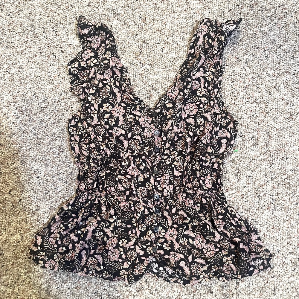 Old Navy black floral waist-defined v-neck blouse